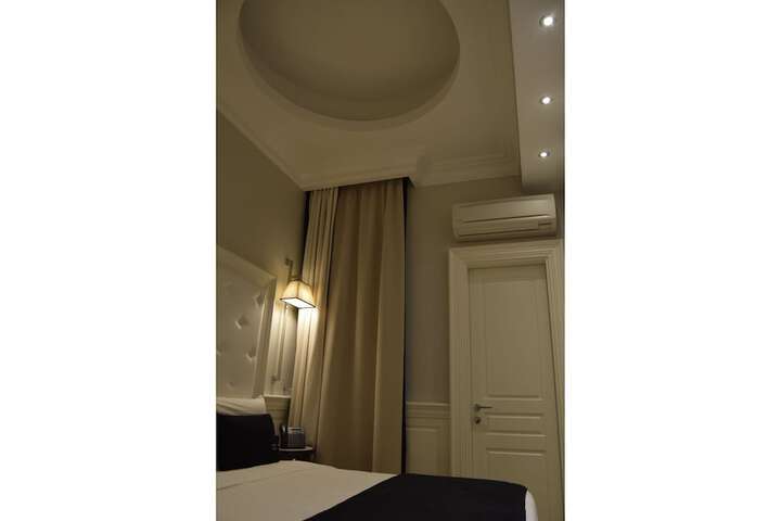 Room 15 of 30