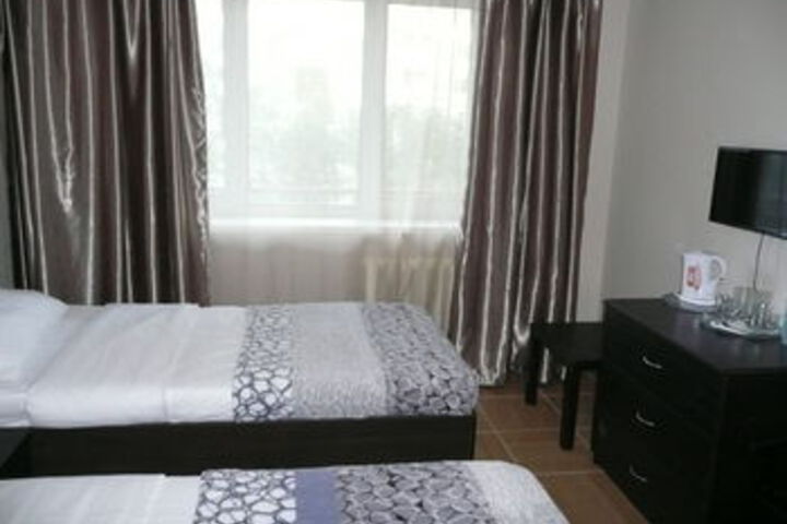 Room 11 of 33