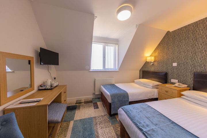 Room 4 of 49