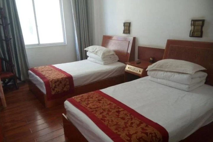 Room 3 of 10