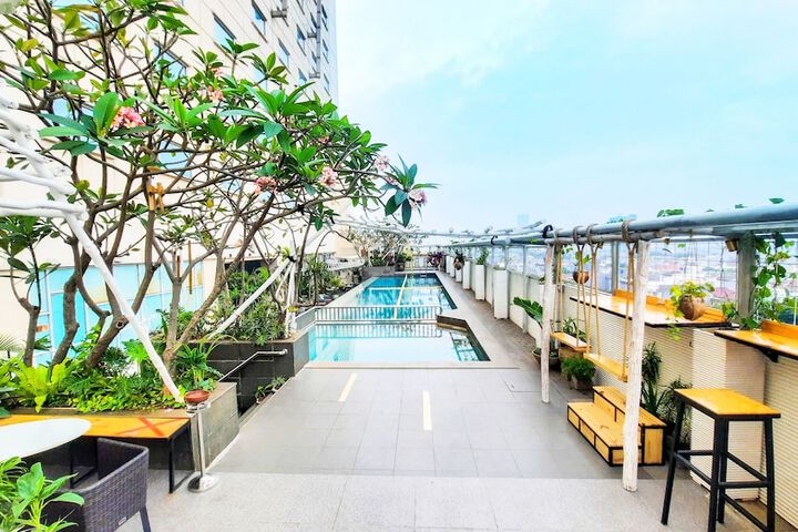 Pools & Facilities