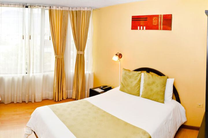 Room 10 of 37