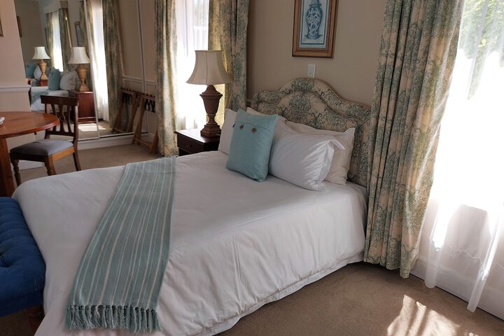 Room 5 of 204