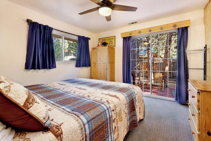 Room 9 of 18