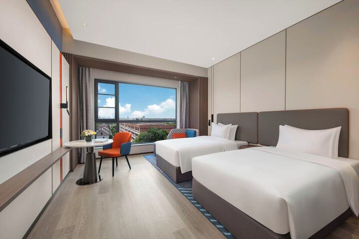Room 17 of 42