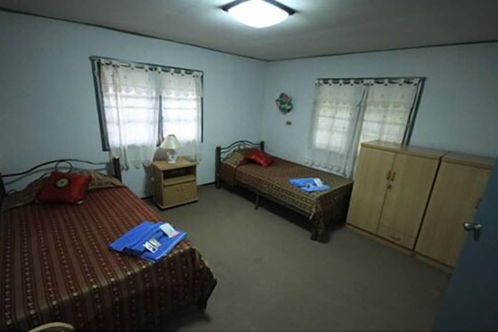 Room 7 of 33