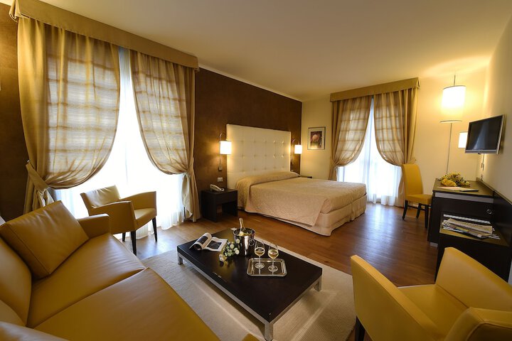 Room 19 of 46