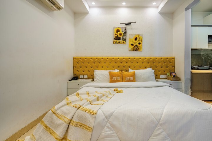 Room 25 of 77