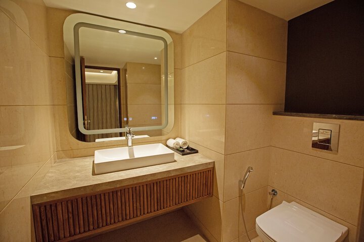 Room 42 of 111