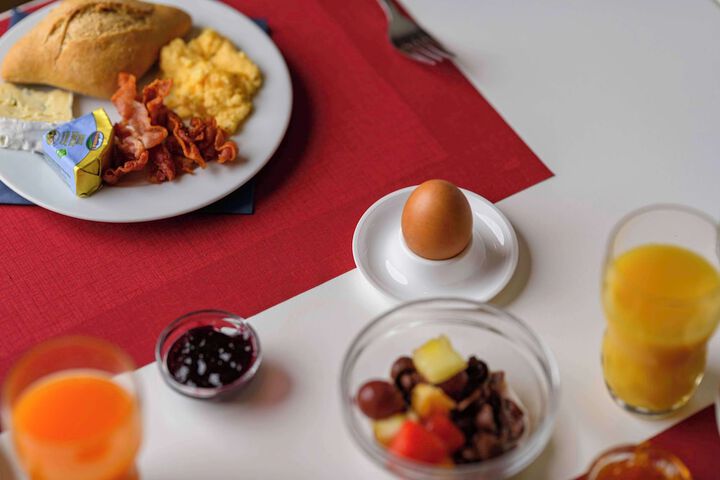Breakfast/Coffee Service 29 of 33
