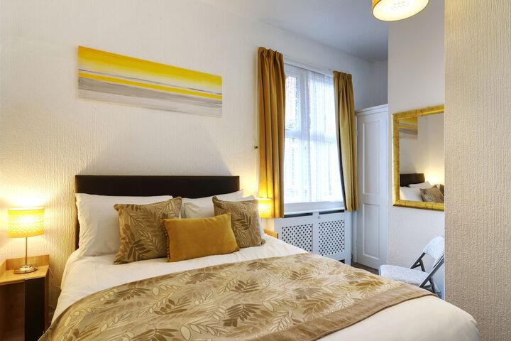 Room 3 of 49