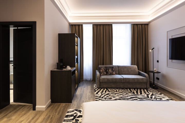 Room 11 of 84