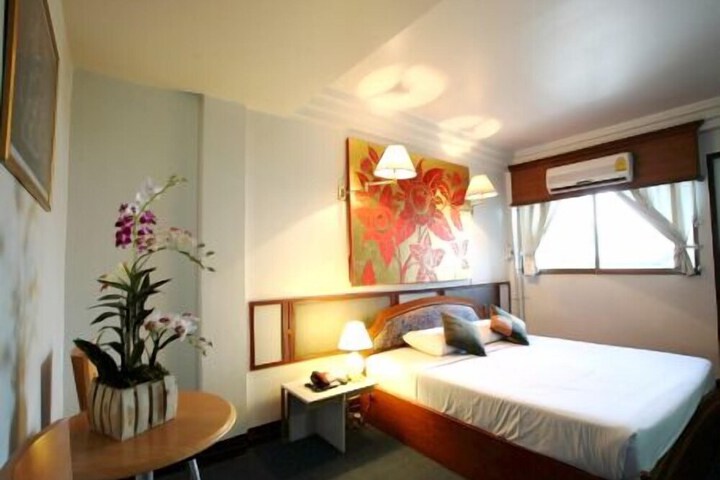 Room 30 of 44