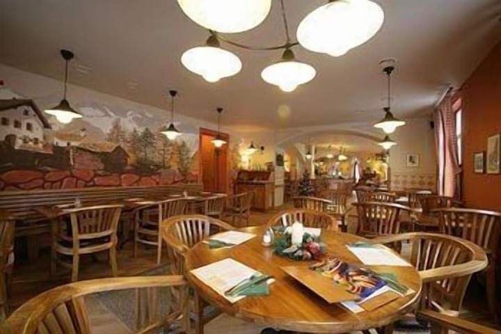 Dining Photos