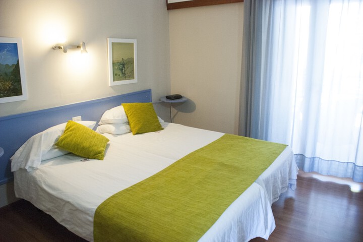 Room 4 of 108