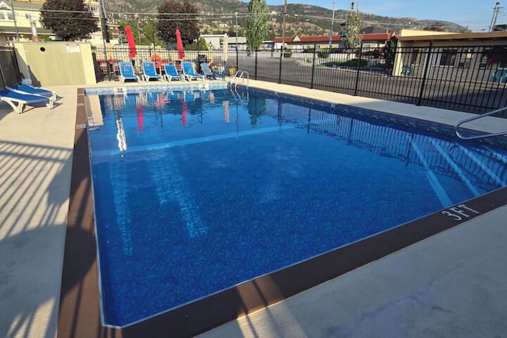Pool Hotel