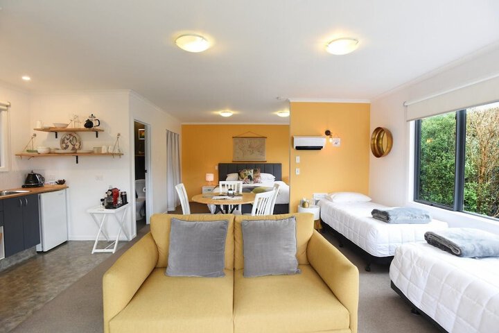 Room 6 of 39