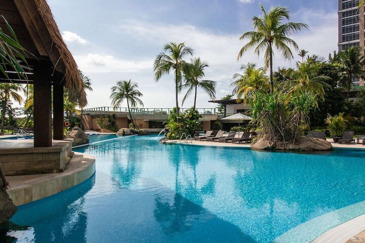 Pool Hotel