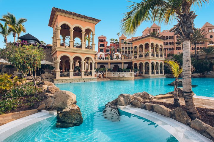 Pool Hotel