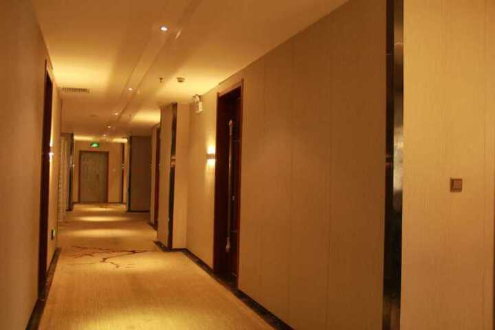 Hotel Interior 9 of 14