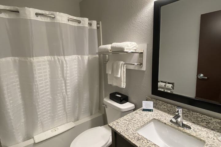 1 Double Bed Accessible (7 of 44)