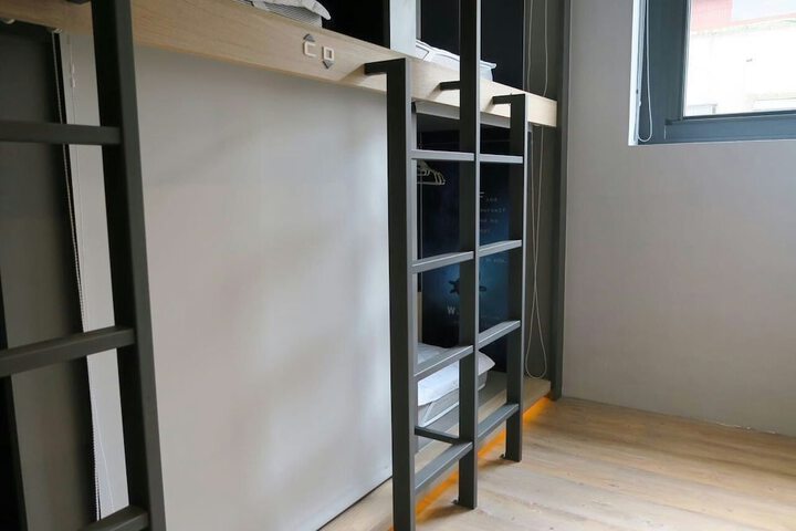 Room 10 of 60