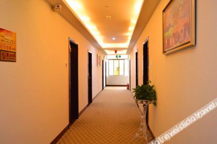 Hotel Interior 6 of 22