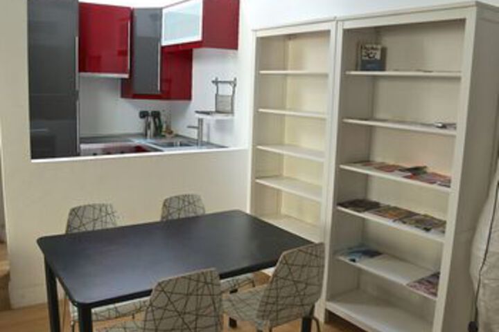 Room 8 of 10