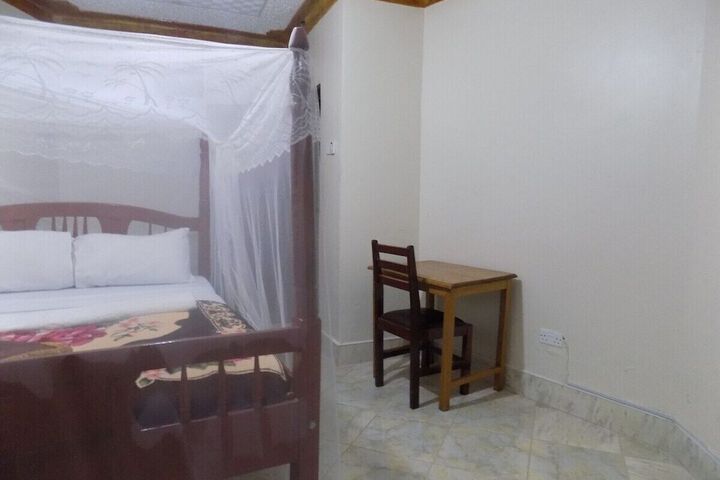 Room 3 of 7