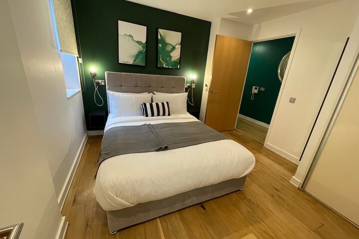 Room 54 of 296