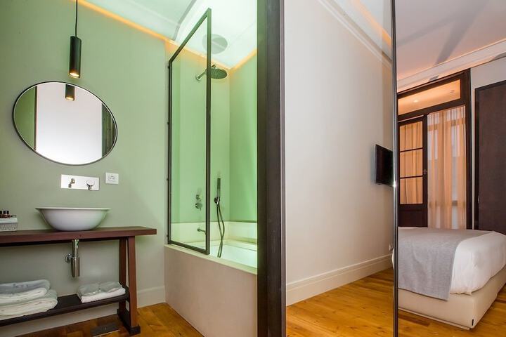 Room 26 of 47