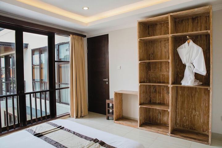Room 6 of 45