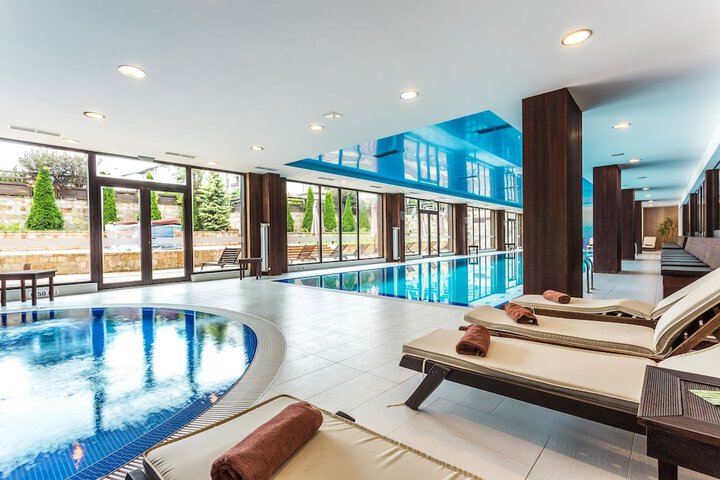 Pools & Facilities