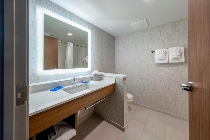 2 Queen Beds Suite (8 of 9)