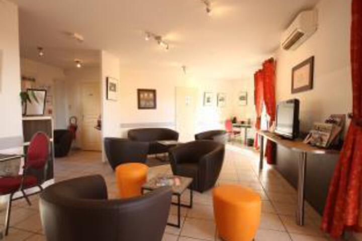 CÃ´tÃe Sud Hotel Allauch