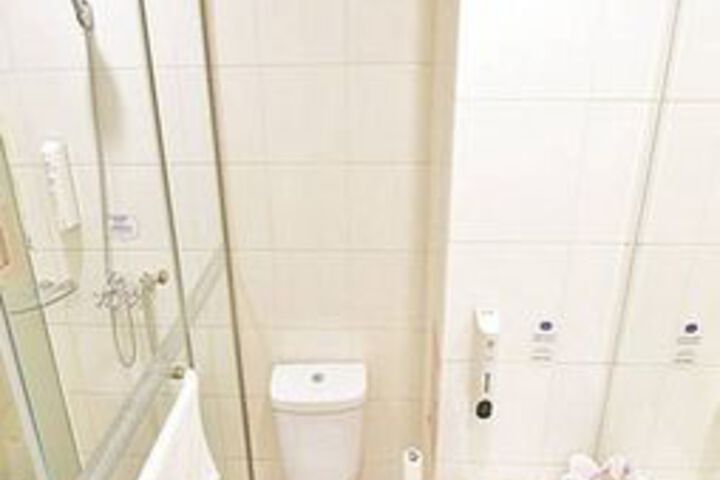 Room 3 of 25