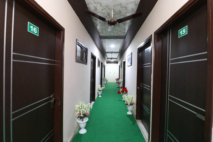 Hotel Interior 4 of 25