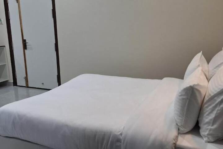 Room 6 of 58