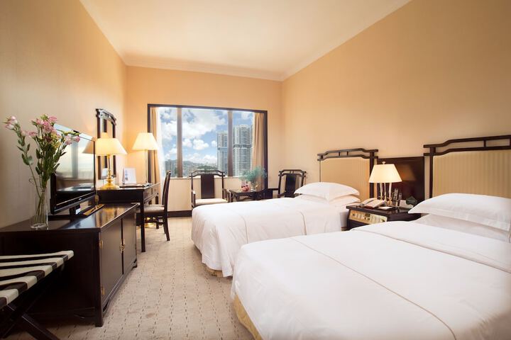 Room 5 of 13