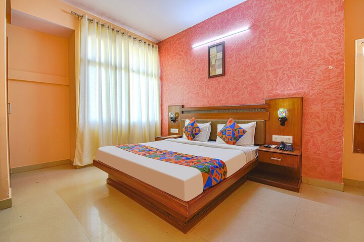 Fabhotel Royal Residency