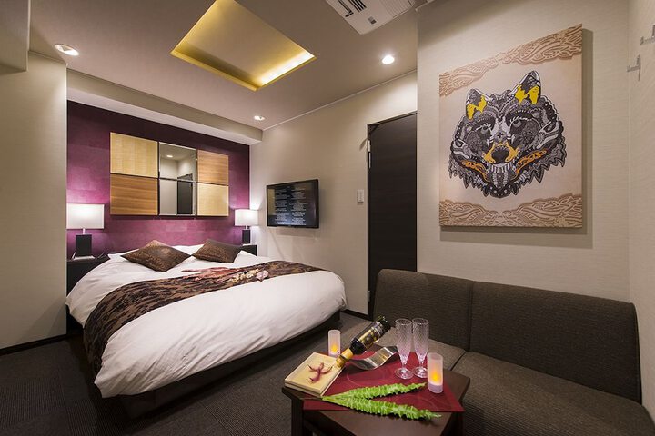 Room 6 of 48