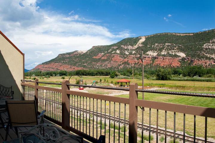 Image of Crimson Cliffs Unit 5