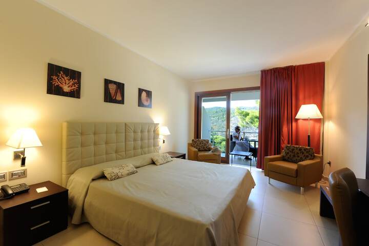 Room 10 of 78