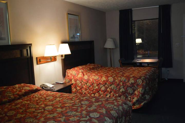 Room 6 of 18