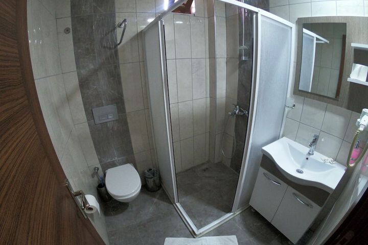 Room 19 of 32