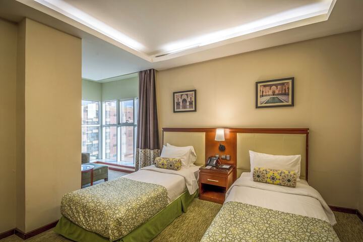 Room 30 of 43
