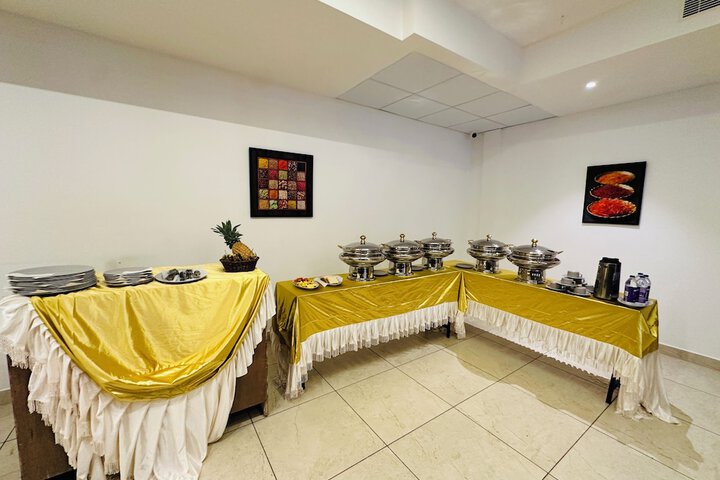 Dining 56 of 94