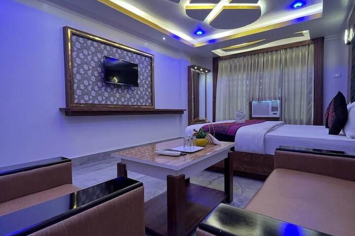 Room 2 of 36