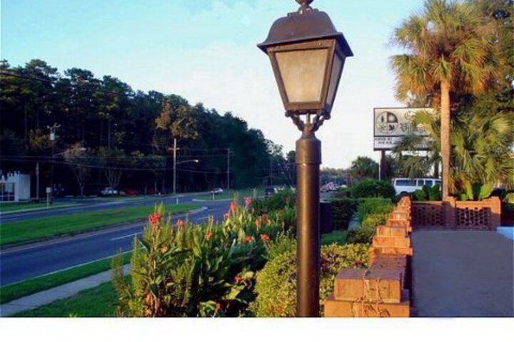Image of Collegiate Village Inn
