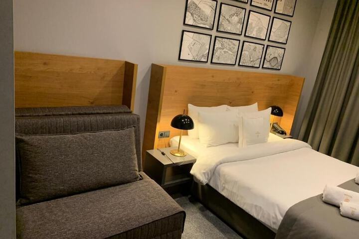 Room 13 of 50